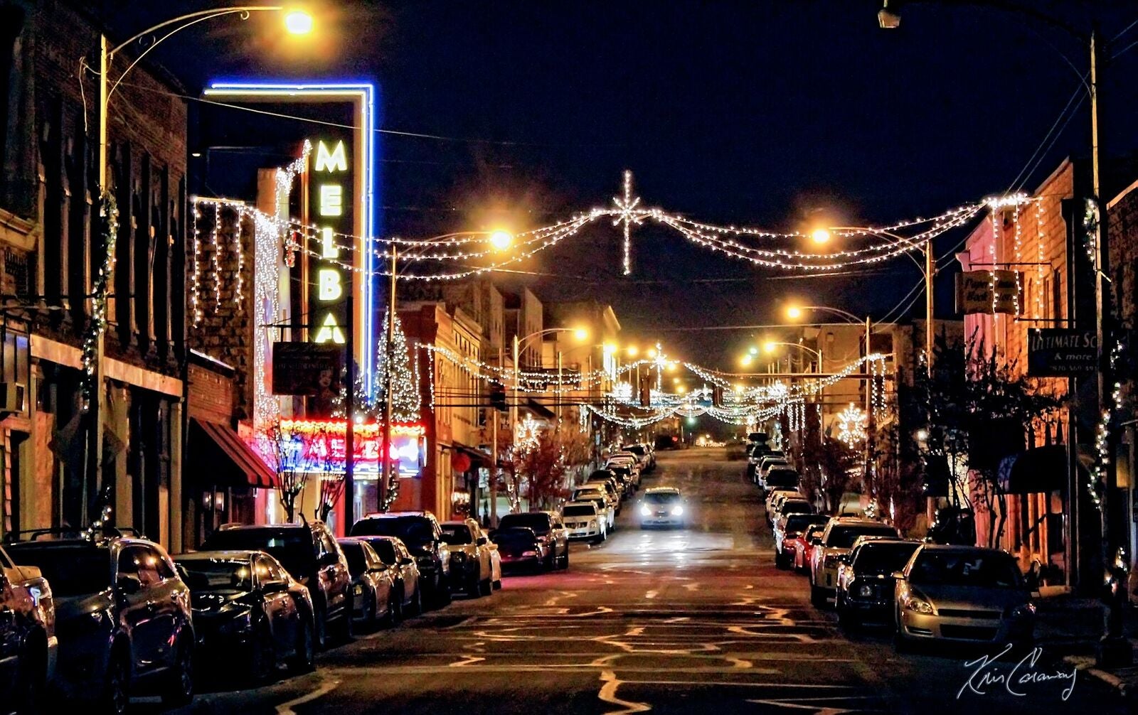 Batesville holiday lights on Main Street (photo by Kris Caraway)